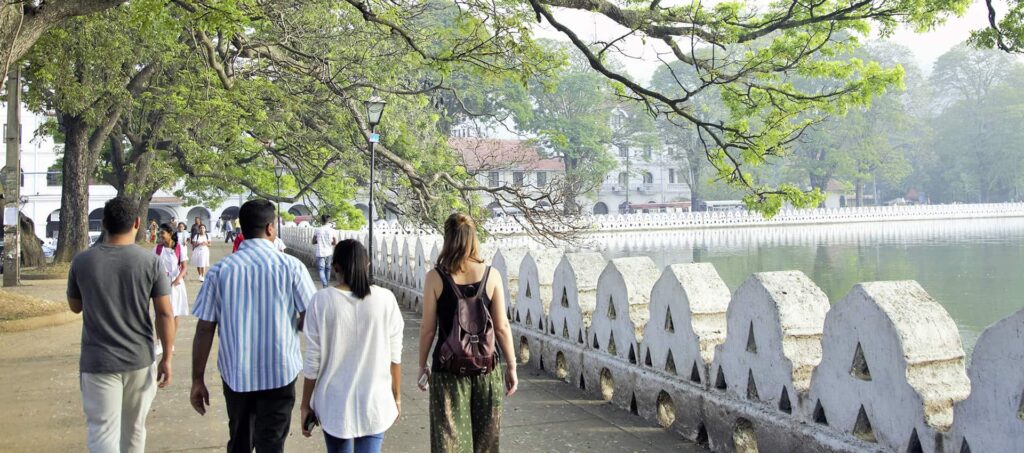 Walk around Kandy Lake