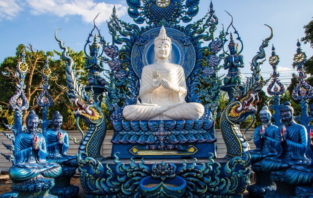 the Blue Temple (Wat Rong Suea Ten)